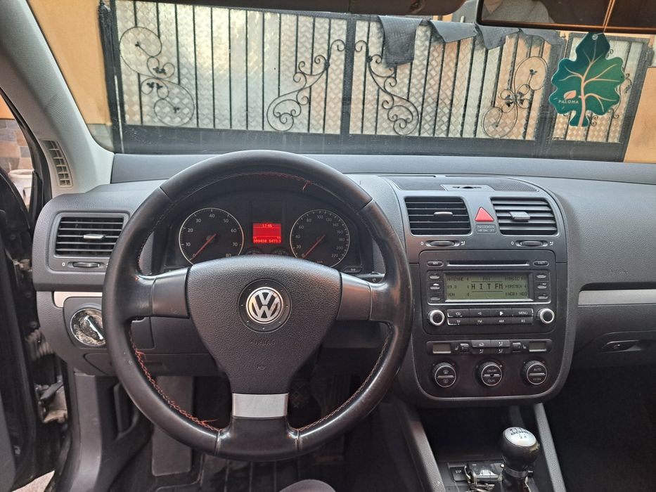 Vând  VW Golf 5..