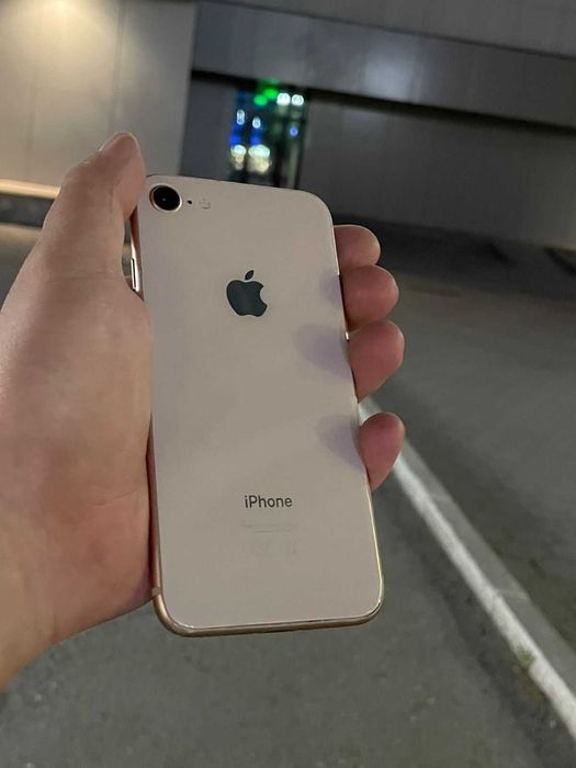 iphone 8 64 гб в отличном состоянии