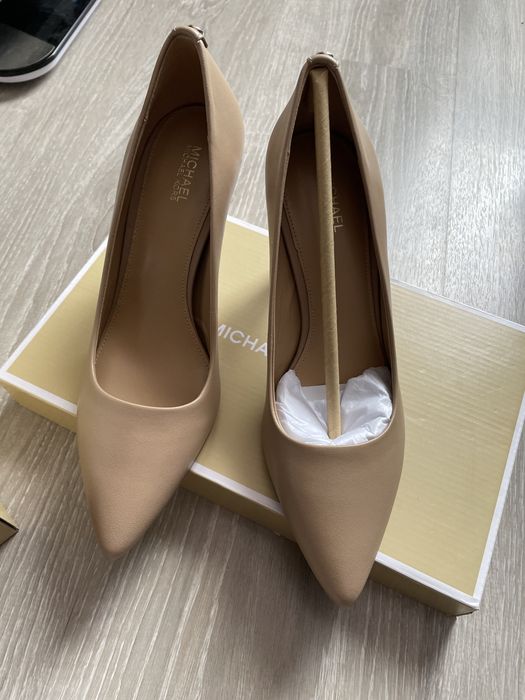 Michael kors нови обувки на ток