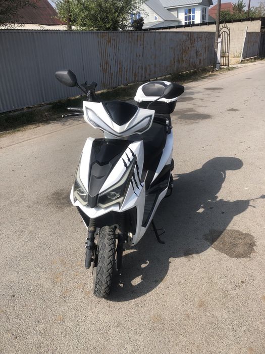 Продам скутер М8 Веном