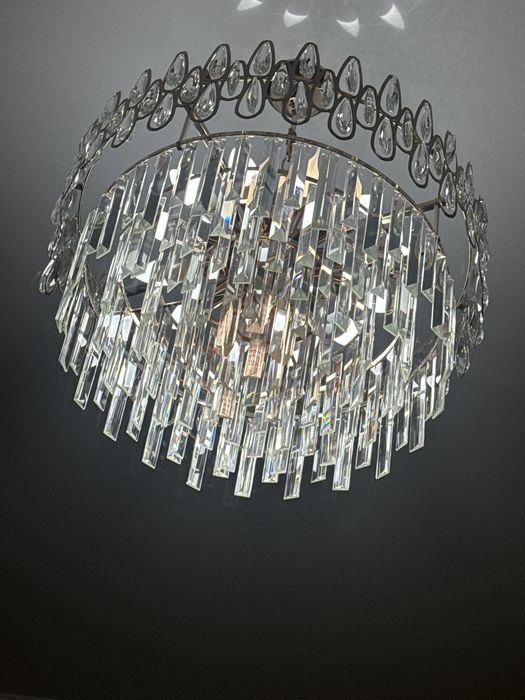 Люстра в отличном состоянии