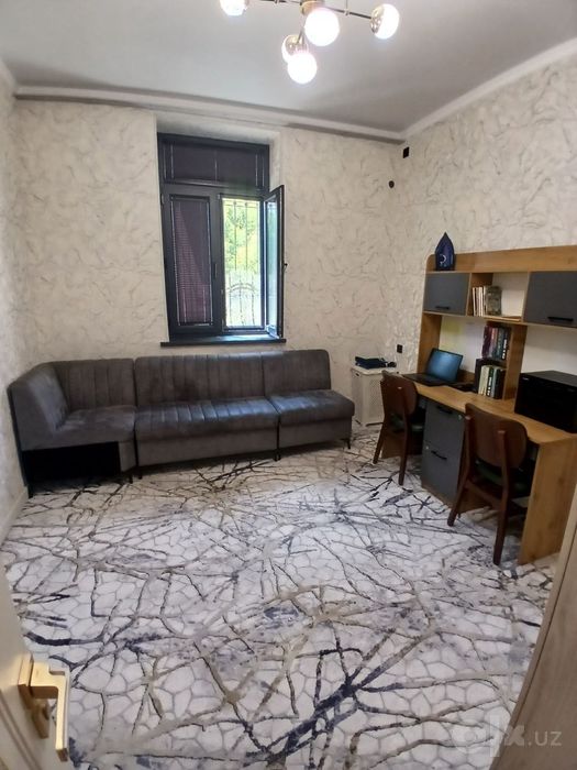 Яккасарай.Продам 3х комн квартиру в центре. 78кв/м  кирпич высокопотол