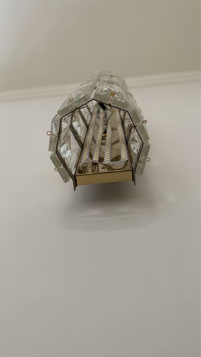 Продам люстру и бра