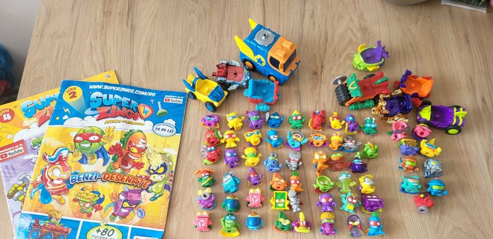 Superzings lot 40 figurine, 10 masinute si 2 reviste