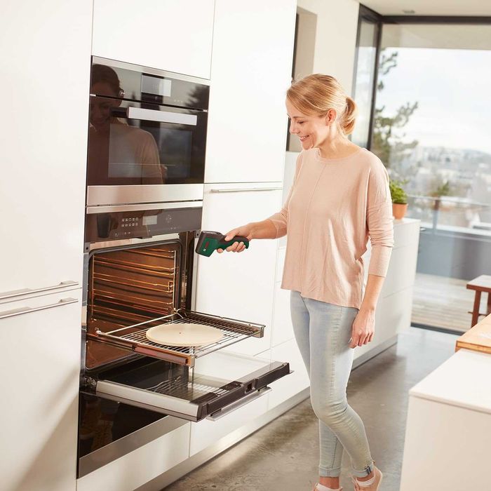 ПРОМО Нов 2г Гаранция Инфрачервен Термодетектор Термометър Bosch UniversalTemp, от -30 до 500 °C, 06036831Z0