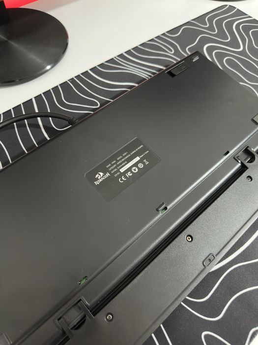 Tastatură Mecanică Redragon Yama K550, RGB, Switch-uri Purple