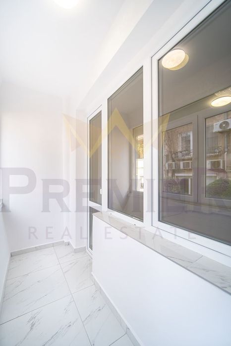 Продава се Тристаен апартамент в Варна, Център - 86 кв.м за 1928 €/кв.м - Снимка #10