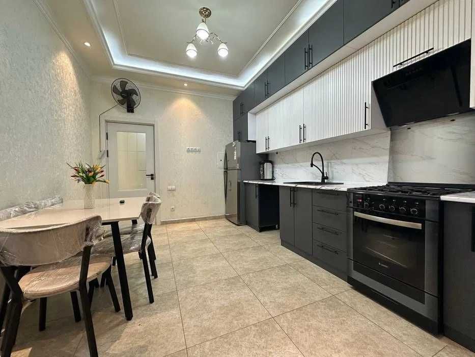 Dream House 8 роддом, 3 комнатная 110м2 ЕВРО ремонт с обстановкой