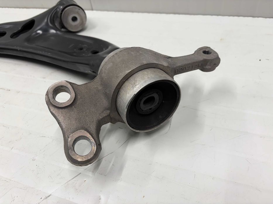 Преден Ляв Носач с Тампон за БМВ Ф48 Ф39 Ф40 Ф45 BMW F48 F39 F40 F45