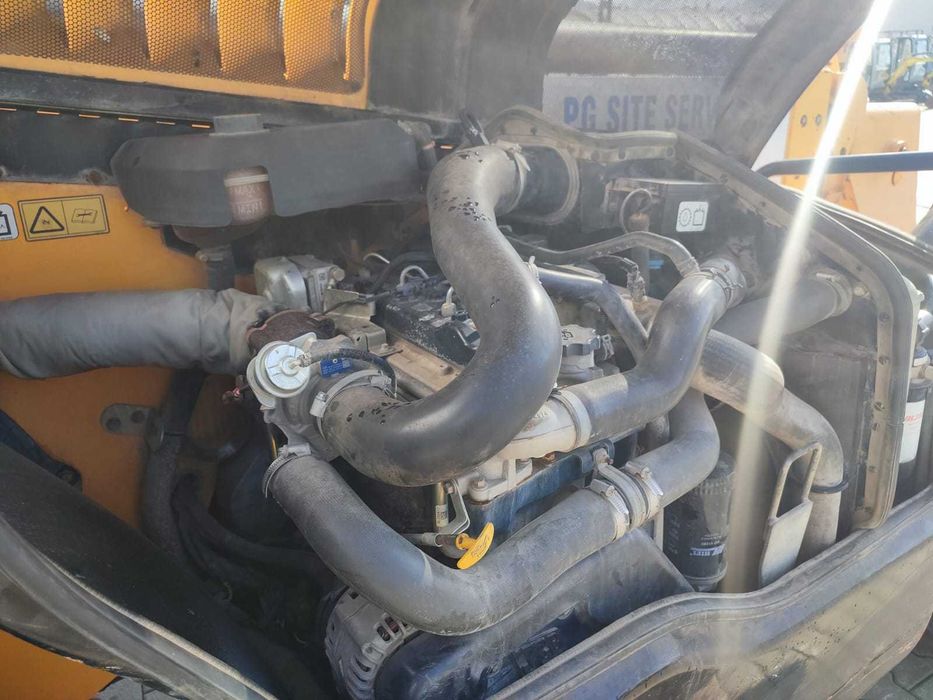 Incarcator frontal telescopic JCB 535-95