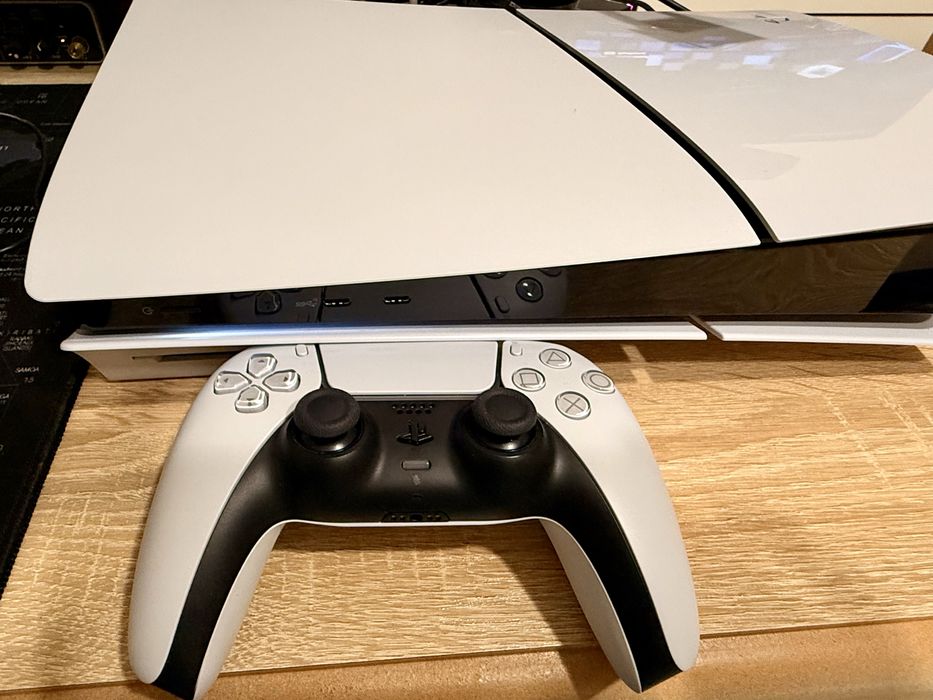 Конзола PlayStation 5 (Slim) Disc edition 1 TB - в гаранция