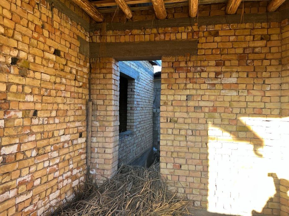 Ик отада рохат постди ёнида 4хона 2соту уй