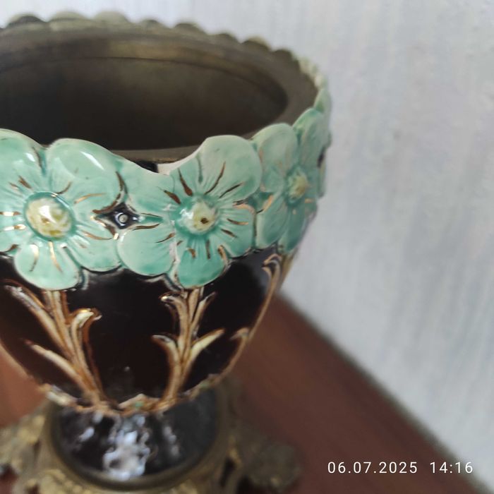 Антикварна лампа на 135 години