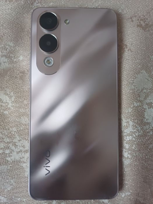 Телефон Vivo Y04