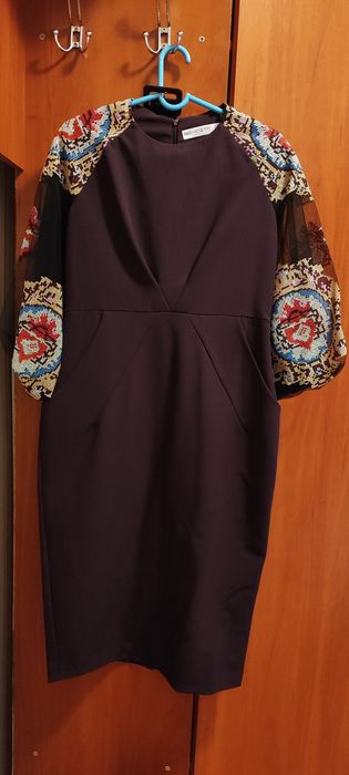 Платья,  44-размера, почти новая