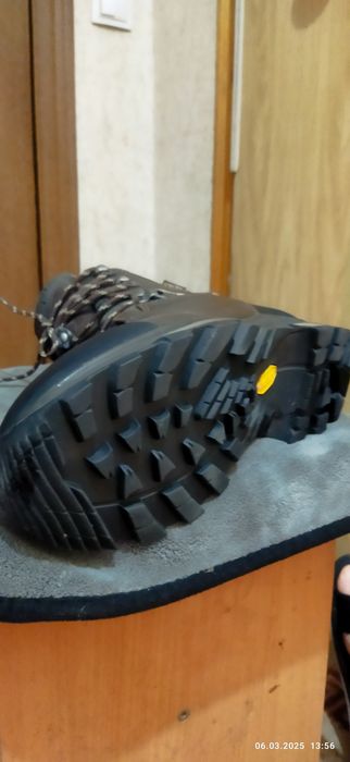 Продам горные батинки