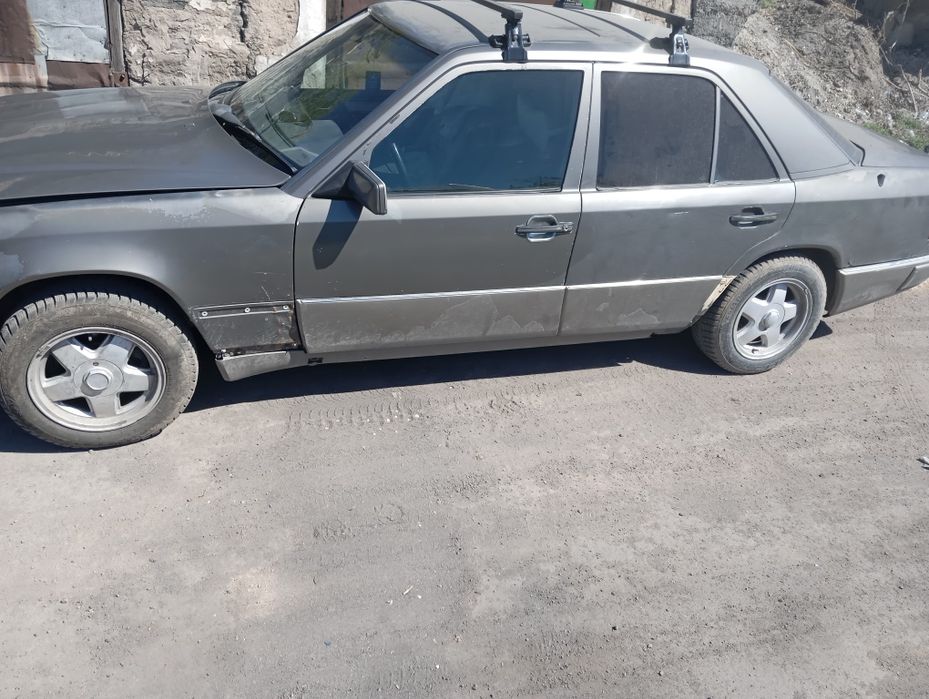 Мерседес 124 продам.
