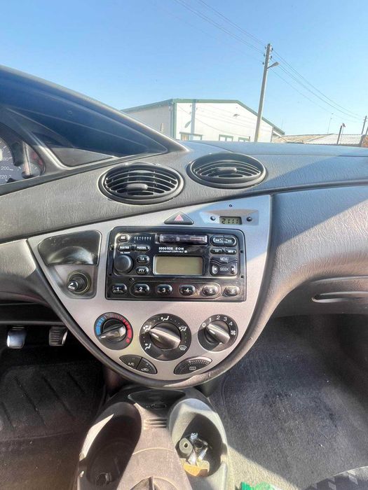 Продавам Ford Focus