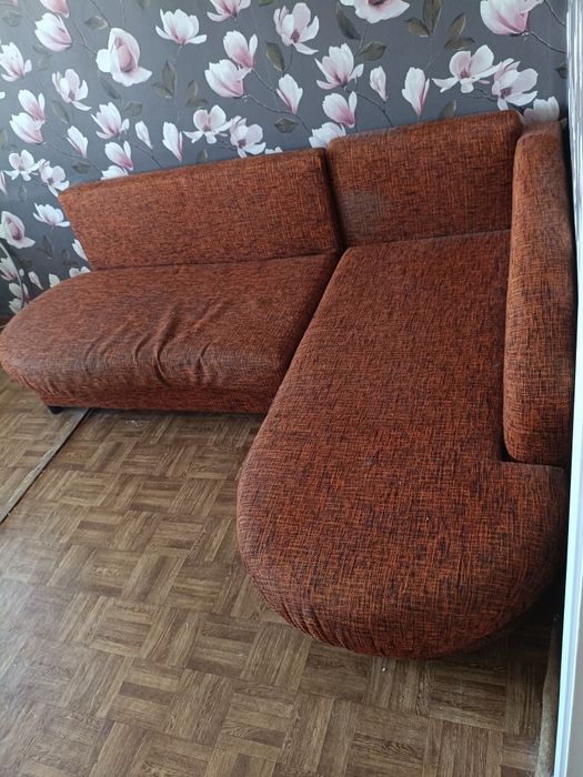 Продам угловой диван б/у
