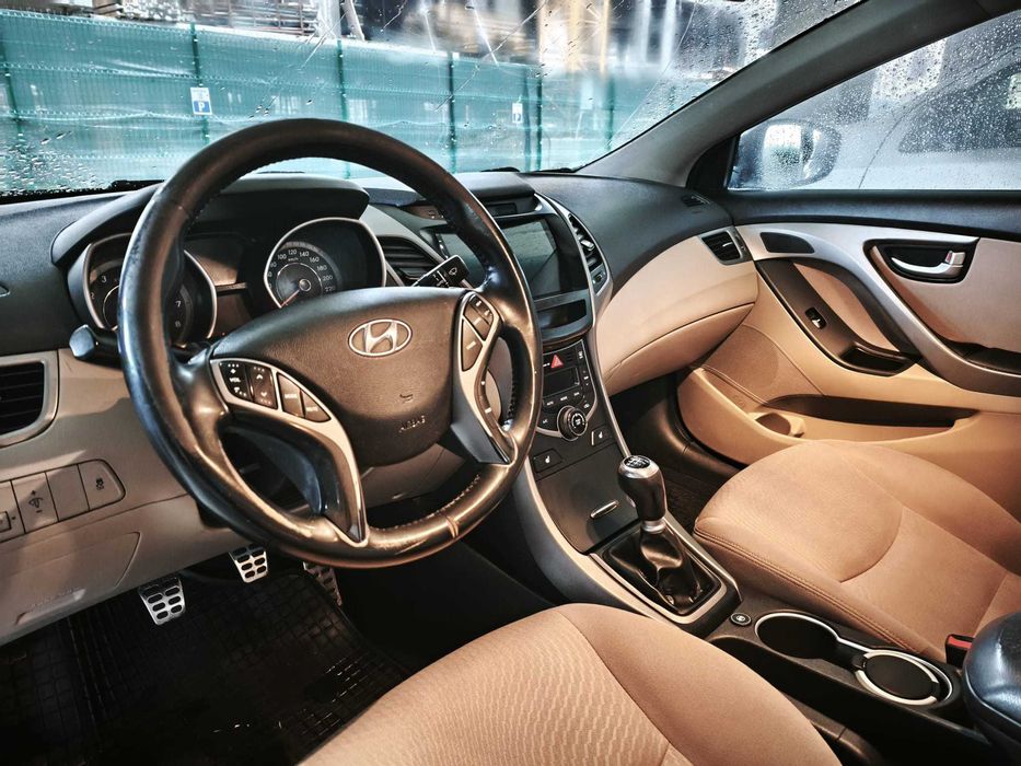 Hyundai Elantra 2015, alimentare GPL-foarte economic