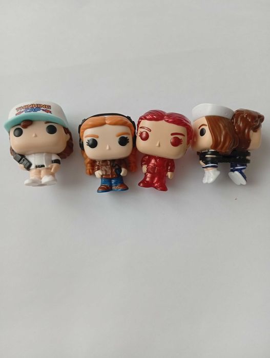 Stranger things киндер фигурки