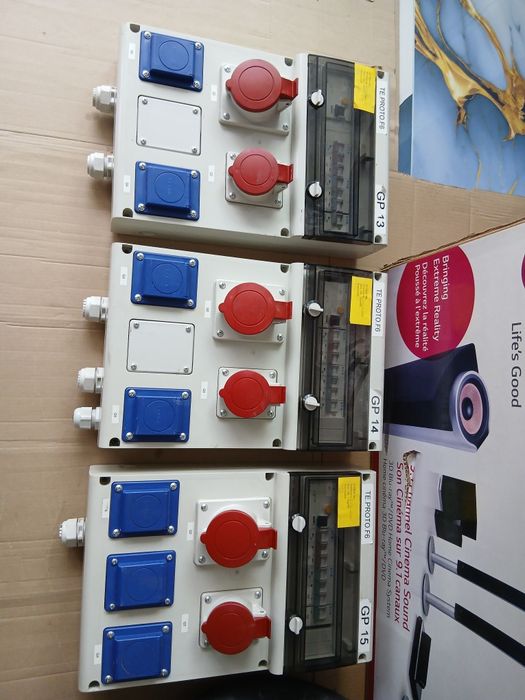 IEFTIN! Tablou organizare electrica santier cablat Scame 5 module, montaj aparent,2 prize trifazice 16A /32A si 2 prize simple cu impamantare, IP44