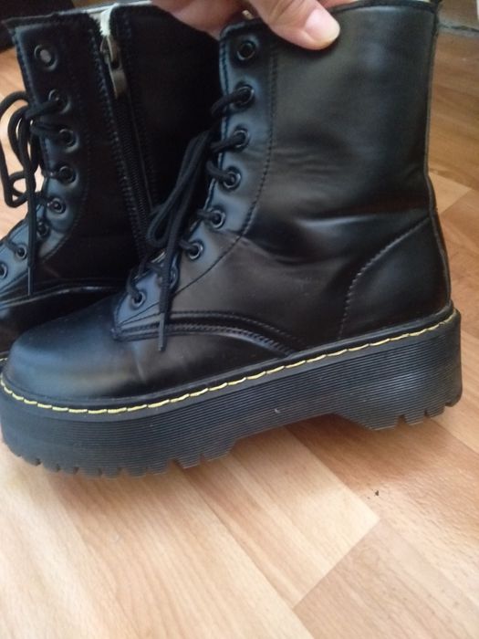 Срочно продаю демисезонные ботинки!!!
