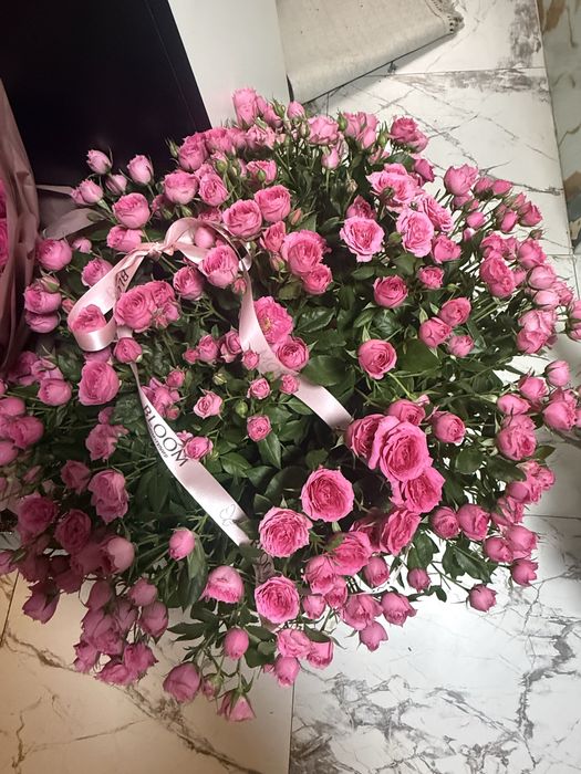 Продам корзину кустовых роз