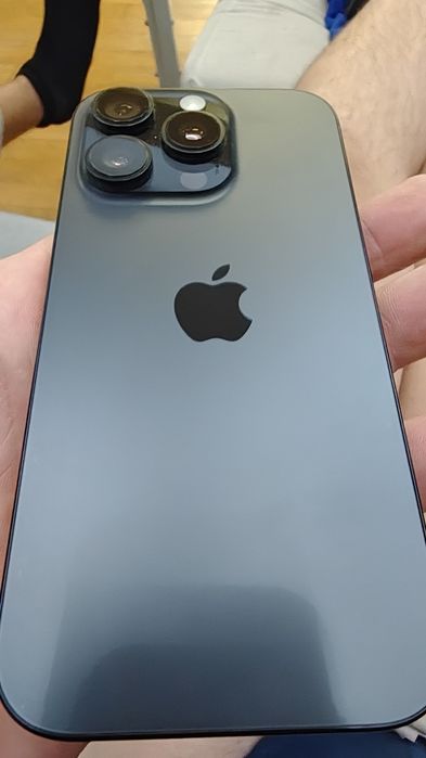 iPhone 16 pro 256 90% батерия