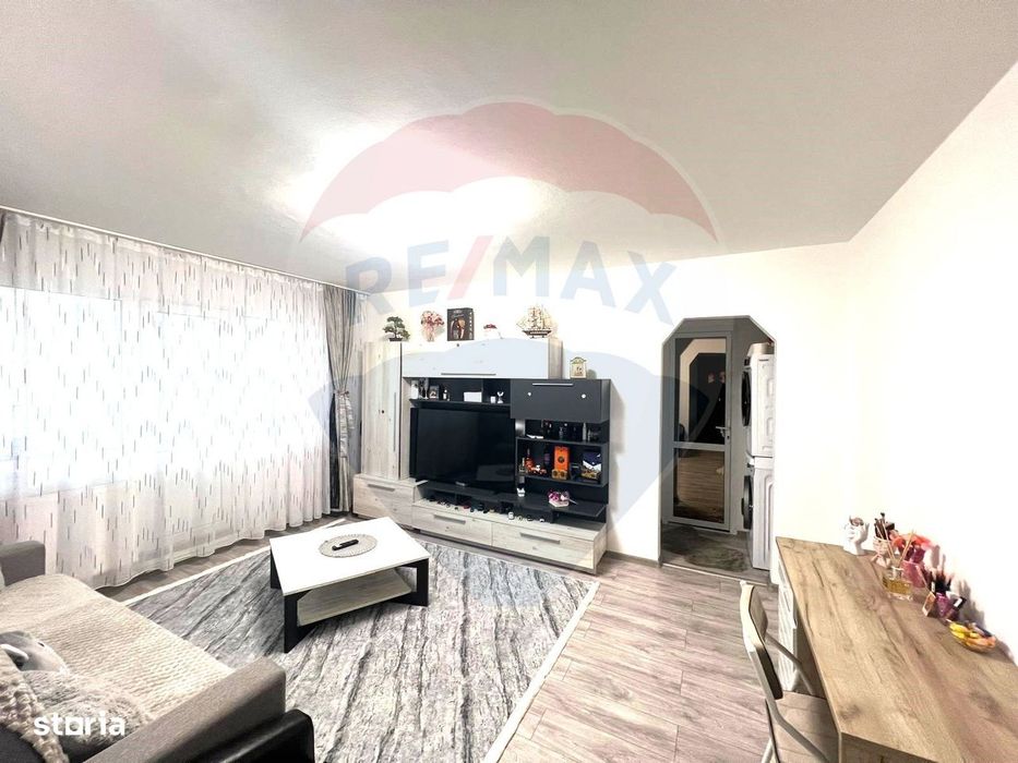 Apartament cu 2 camere semidecomandate de vânzare în zona Republicii