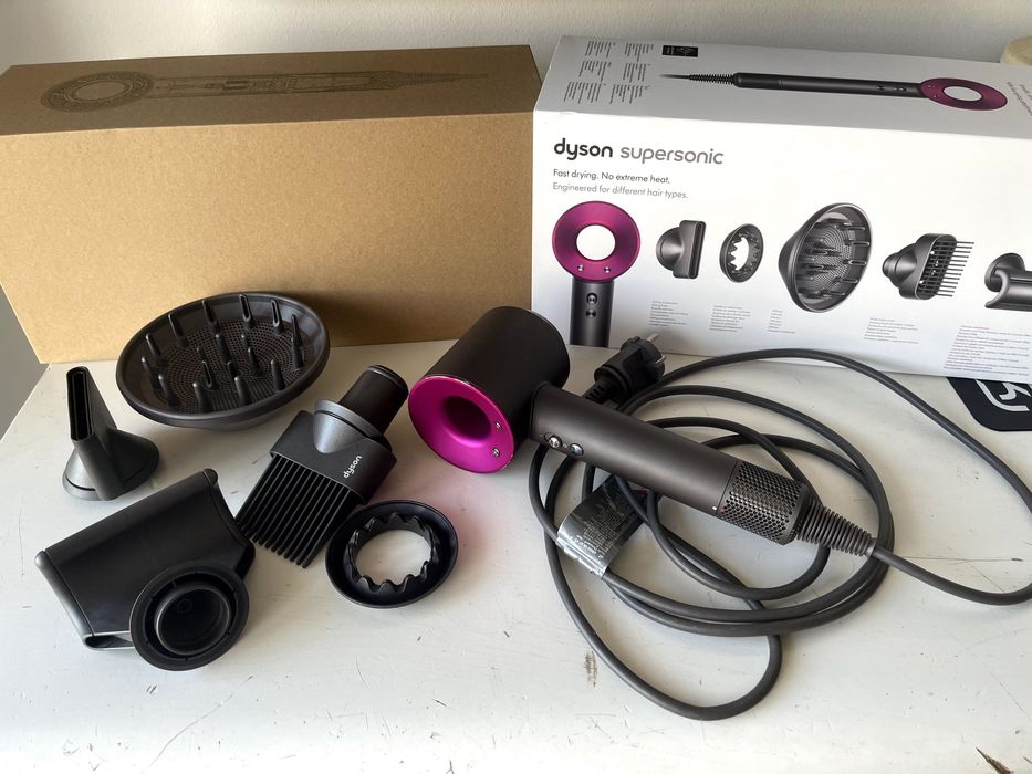 Оригинален Сешоар Dyson SUPERSONIC HD07 от Зора 5 приставки Отличен!