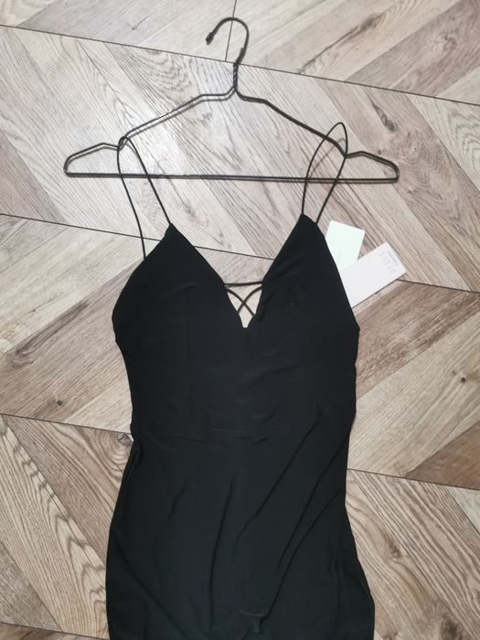 Rochie cu trena lunga neagra de ocazie