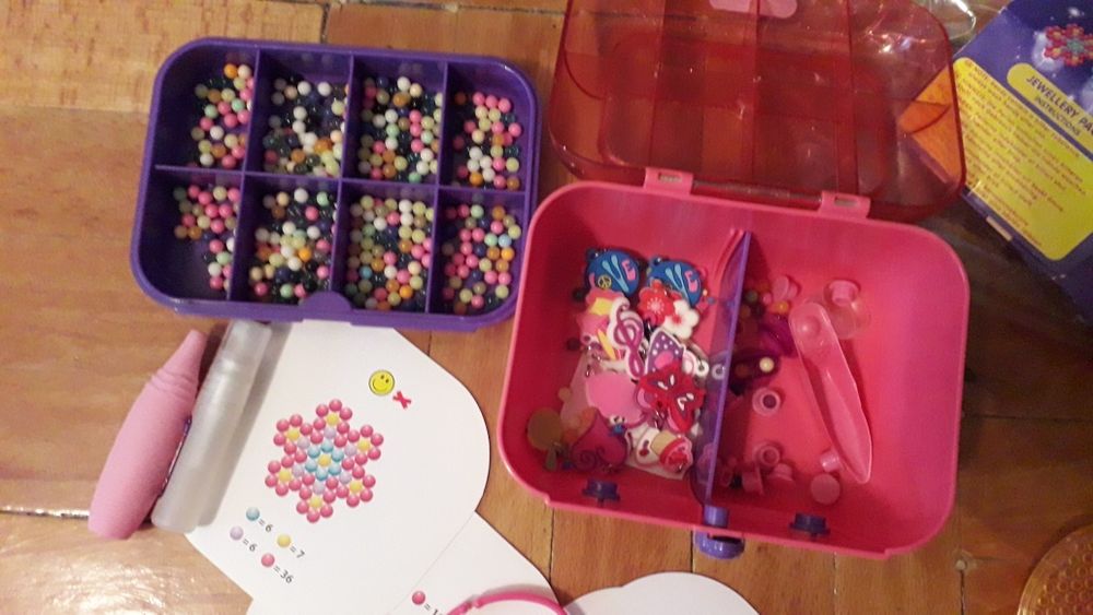 Set creat bijuterii cu sabloane (bratara, clamita par, inele)