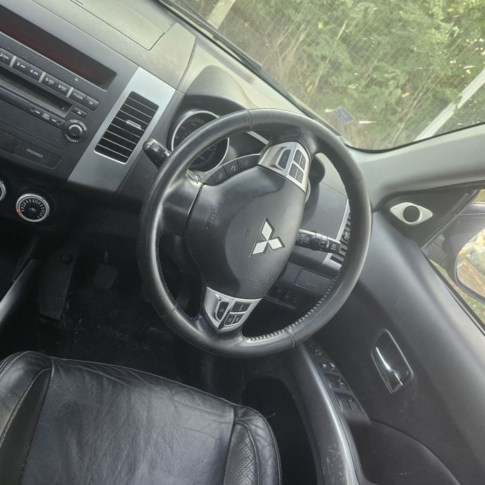 Mitsubishi outlander diamond td на части само .