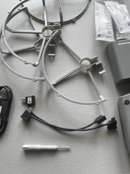 DJI Mini 2 SE Fly more combo, cu sub 3 ore de functionare