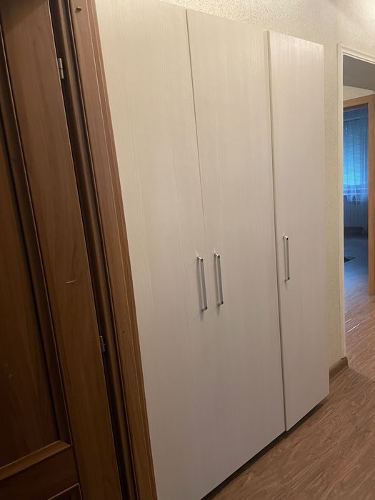 Продаю б/у шкаф в прихожую