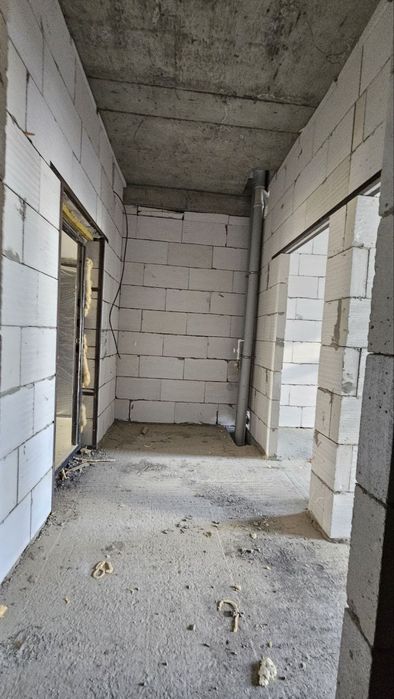 1 хонали квартира срочно сотилади вод булган.