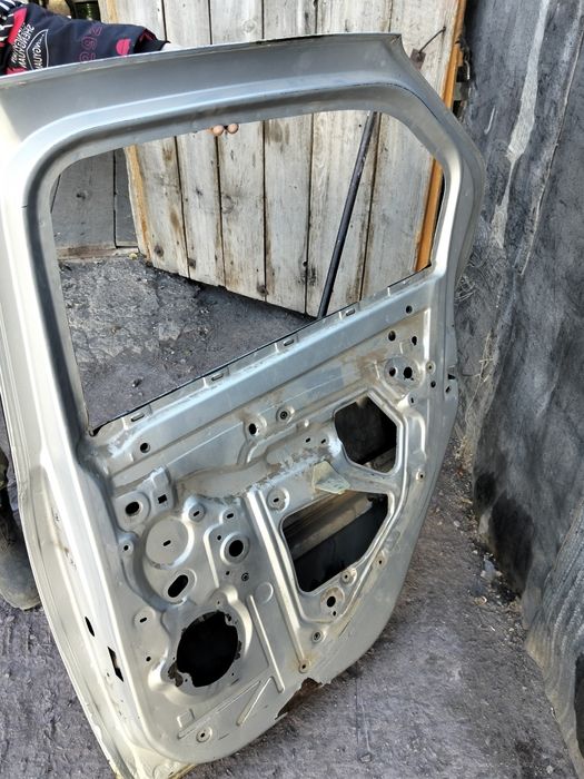 Дверь Рено Логан 2