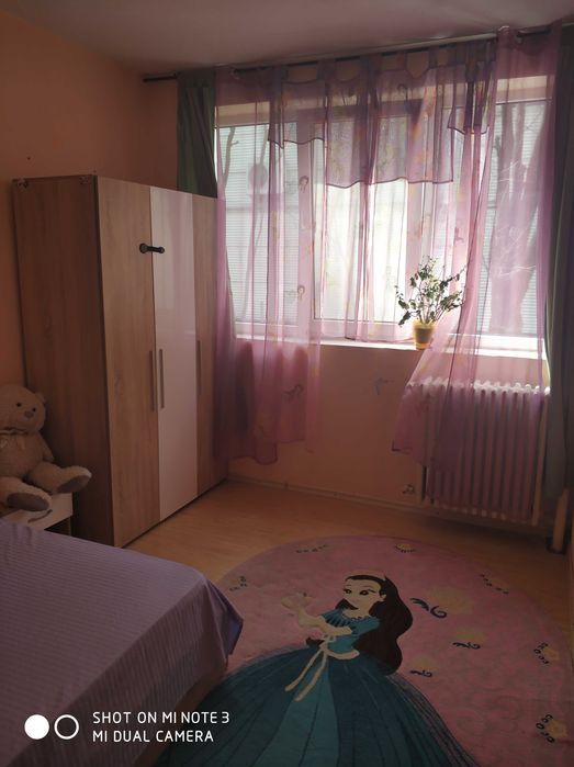 Închiriez Apartament 3 camere