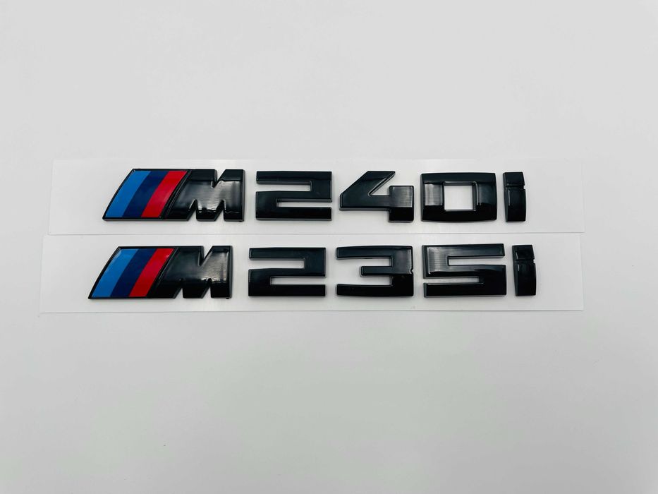 Emblema compatibila BMW M240i negru