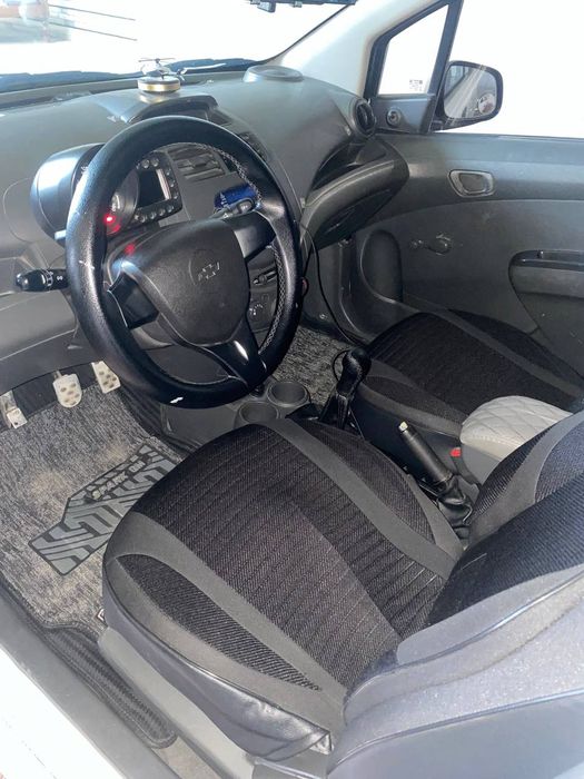 SPARK rangi oq 2011 yil holati zo'r