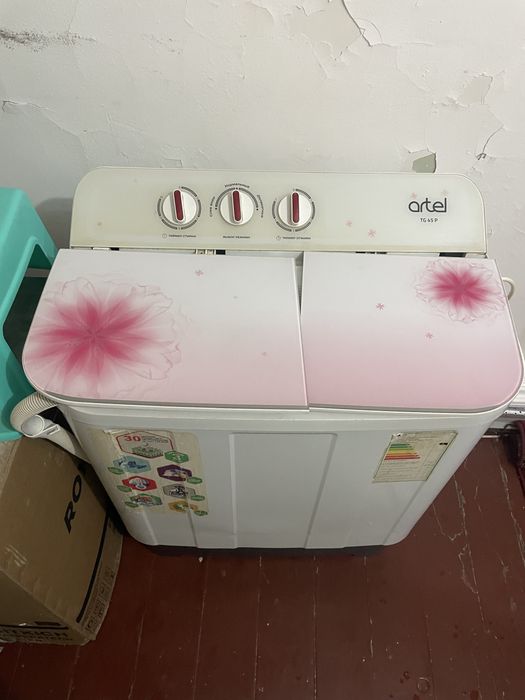 Kir moshina sotiladi