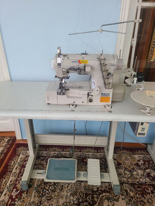 Tikuv mashinalari va press sotiladi