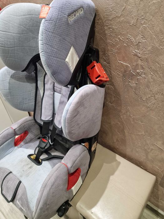 Столче за кола Recaro