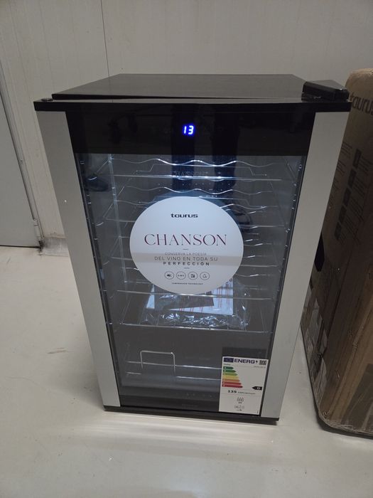 Чисто нова Винна хладилна витрина Taurus Chanson 18 / Chanson 24