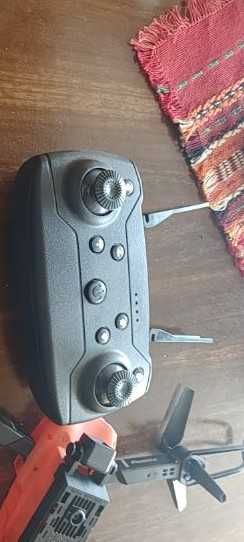 Dronă-jucărie cu cameră, telecomandă și 3 baterii