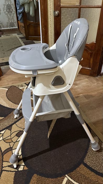 Продам столик для кормления