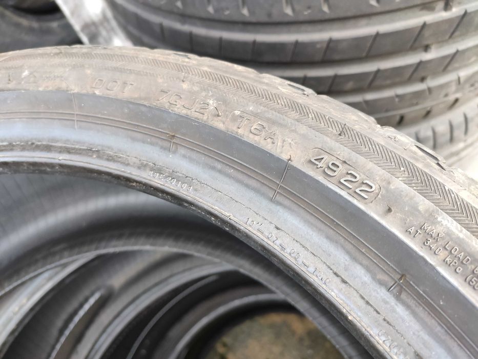 2бр Летни гуми 225 40 19 - Bridgestone