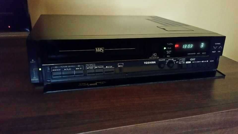Video VHS TOSHIBA model DV -80G