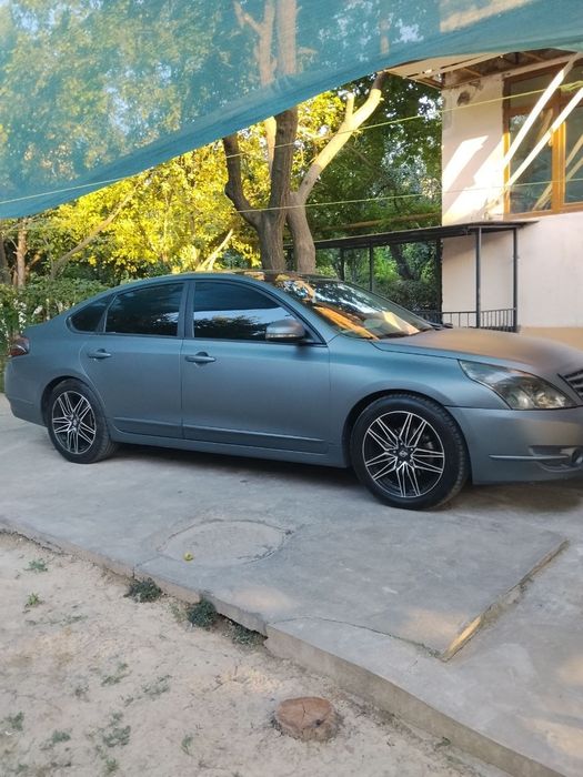 Nissan Teana sotiladi